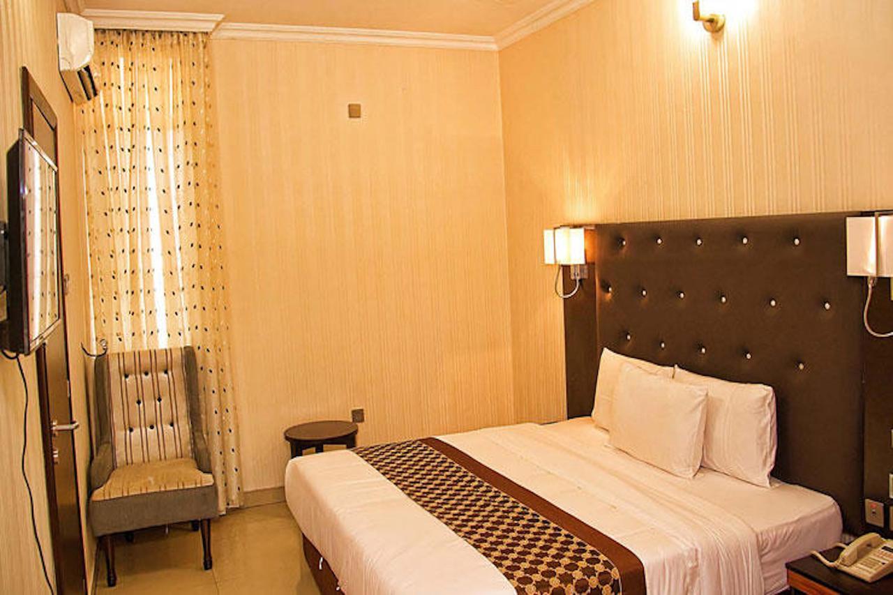 Lakeem Suites Agboyin Surulere Lagos Exteriér fotografie