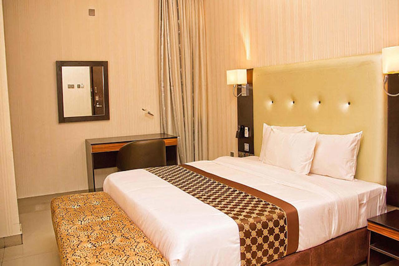 Lakeem Suites Agboyin Surulere Lagos Exteriér fotografie
